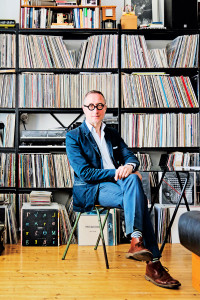 dj-kirja_eskoroutamaa_iinaesko