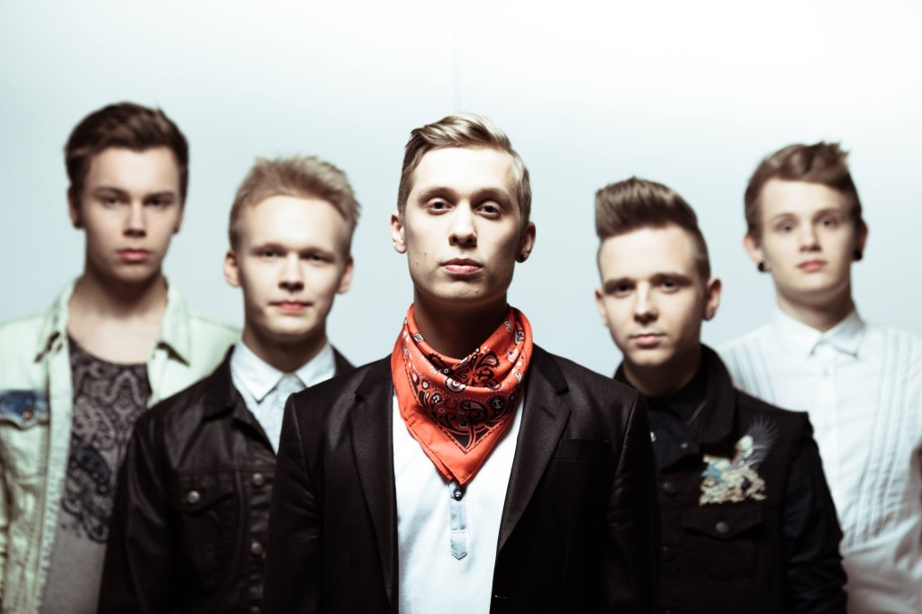 883801_609379625782868_482574636_o