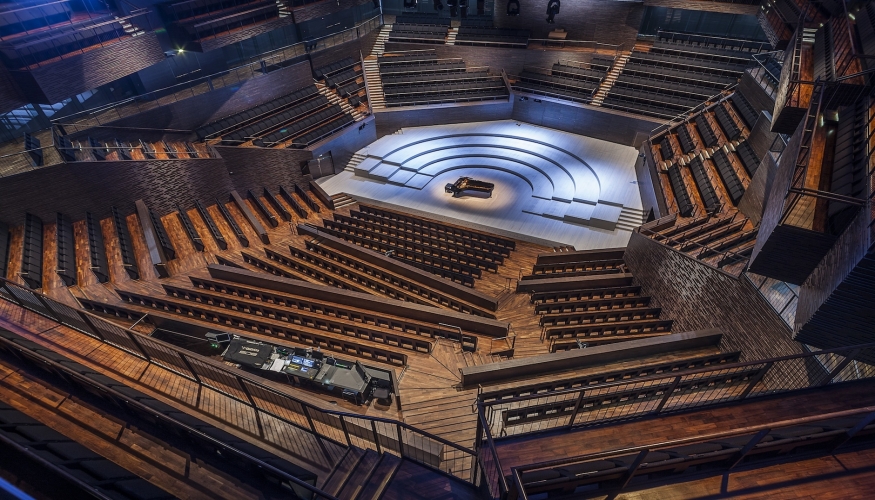 Konserttisali_ArnoChapelle_parvelta